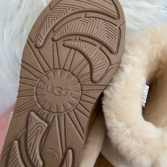 New Ugg classic Sherpa cuff - Picture 3 of 5